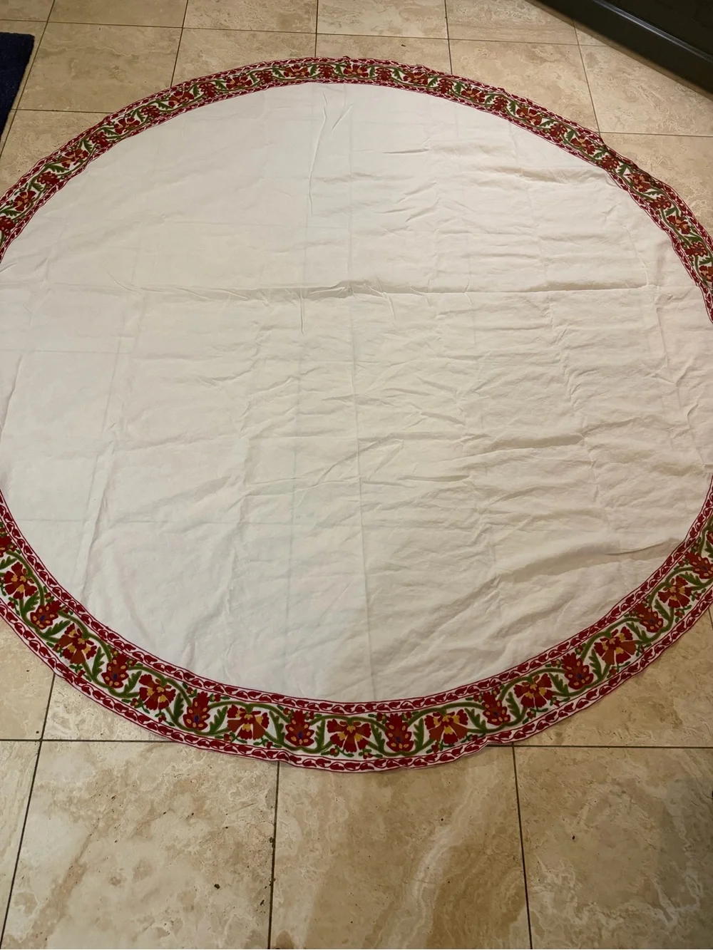 Ballard heidi tablecloth